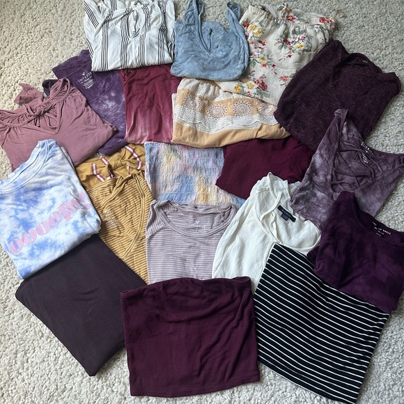 American Eagle Tops Bundle - Picture 1 of 3
